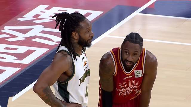 b体育-赵继伟错失关键球，空砍15+6+7 辽宁男篮惜败山西 双外援弹尽粮绝