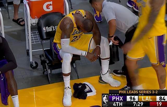 b体育官方下载-【观察】詹姆斯首轮出局 属于他的时代结束了吗？